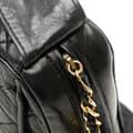Miniatyrbillede 9 af 10: Pre-owned Chanel Mini CC Diamond Quilted Lambskin Tassel Camera Bag Black