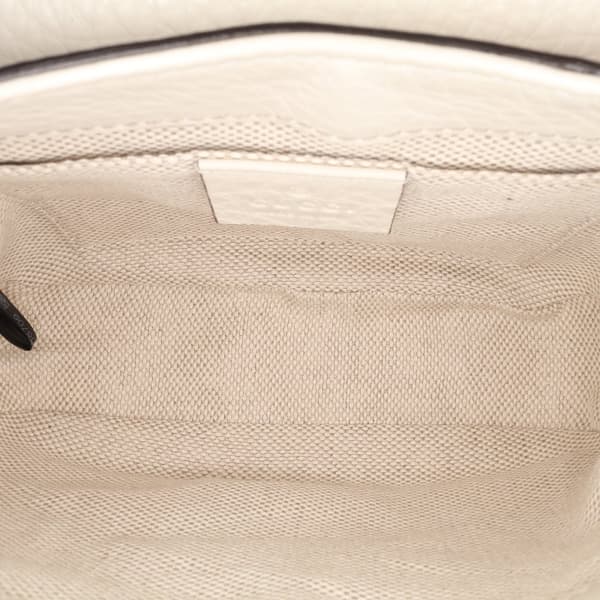 Pre-owned Gucci Small Leather Soho Chain Flap Crossbody White