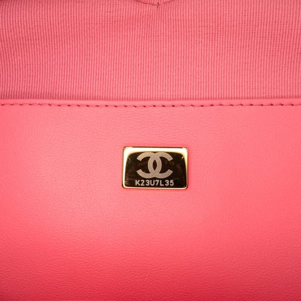 Pre-owned Chanel Lambskin CC in Love Heart Crossbody Pink
