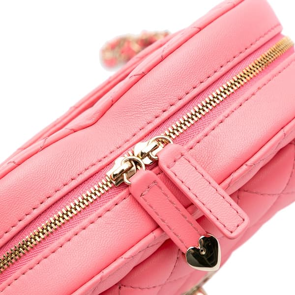 Pre-owned Chanel Lambskin CC in Love Heart Crossbody Pink