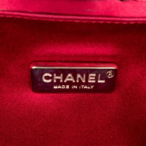Pre-owned Chanel Quilted Satin Chain Around Clutch Red
