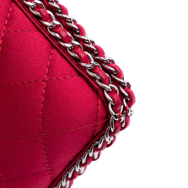 Pre-owned Chanel Quilted Satin Chain Around Clutch Red