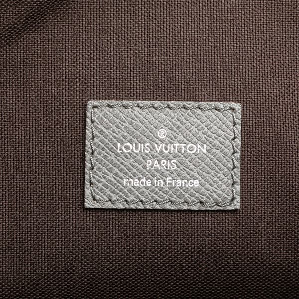 Pre-owned Louis Vuitton Taiga Sasha Gray