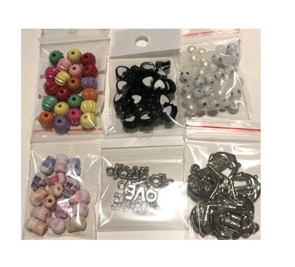 6 påsar blandade fina pärlor 30 gram