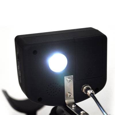 Metalldetektor med 3.8" LCD-skärm, 2.5 m. detektionsdjup, lätt design