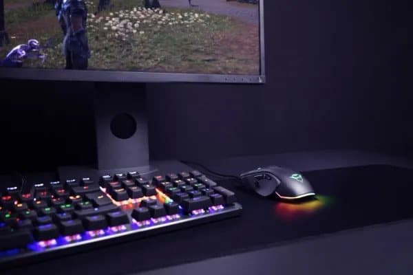 Trust GXT 970 Morfix, Oikeakätinen, Optinen, USB A-tyyppi, 10000 DPI, Musta