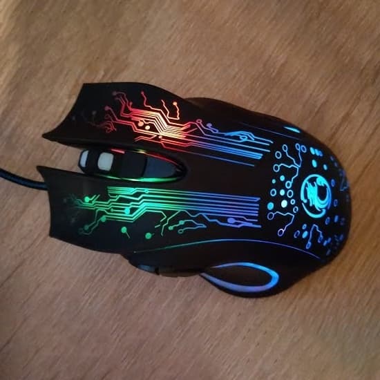 Gaming Mus med Skiftande Ljus / Datormus - Estone X9