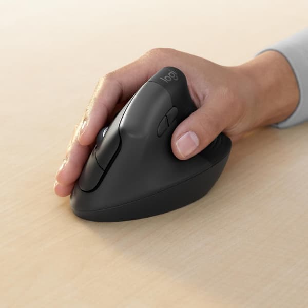 Logitech Lift for Business - Vertikal mus - ergonomisk - 6 knappar - trådlös - Bluetooth, 2,4 GHz - Logitech Logi Bolt USB-mottagare - Grafit (910-006