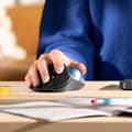 Miniatyrbillede 3 af 6: Logitech ERGO M575 til virksomheder - trackball - højrehåndet - optisk - 5 knapper - trådløs - Bluetooth - Logitech Logi Bolt USB-modtager - off-white