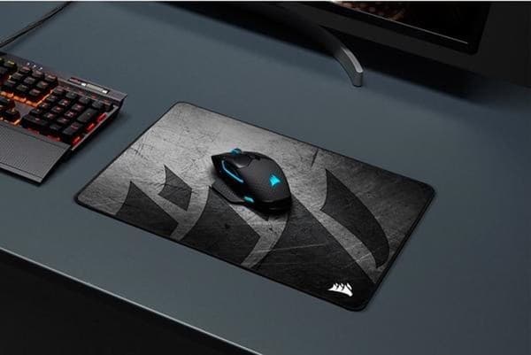 Corsair MM300 Pro Premium spillsäker tygspel M Musmatta - 360 x 300 mm - Grafisk