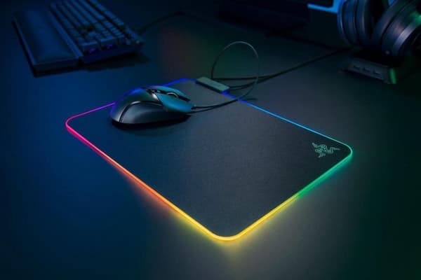 Razer Firefly V2 Chroma Gaming Musemåtte - Sort