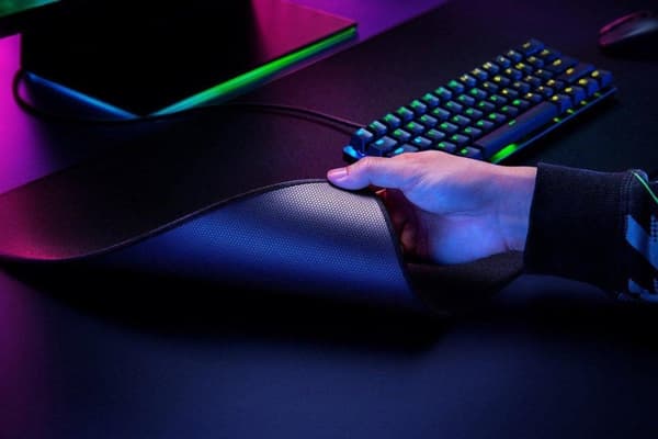 Razer Strider Gaming Musemåtte - Sort