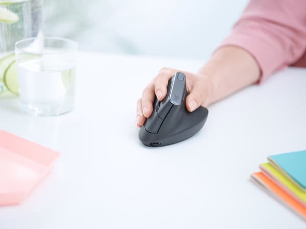 Logitech MX Vertical Advanced Ergonimisk mus RF Trådlös+Bluetooth Optisk 4000 DPI Höger
