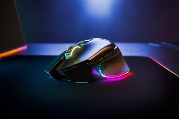 Razer Basilisk V3 pro 35K - Mus - ergonomisk - högerhänt - optisk - 11 knappar - trådlös, kabelansluten - Bluetooth, USB-C, 2.4 GHz - trådlös USB-mot