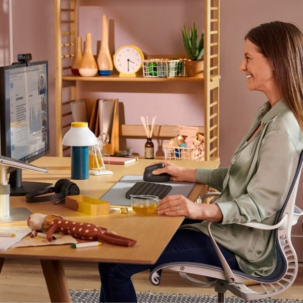 Logitech Lift Vertical Ergonomic Mus