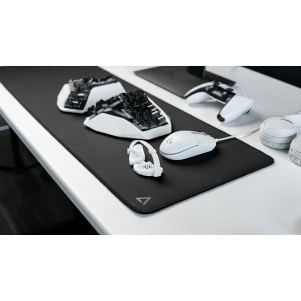 Deltahub Gaming Desk Mat Black - S -hiirimatto, 30 x 90 cm