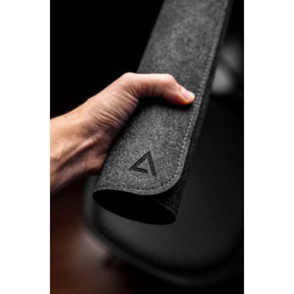 Deltahub Minimalistic Desk Pad -hiirimatto, 28 x 63 cm, tummanharmaa