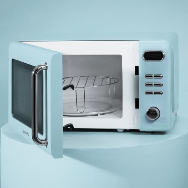 Cecotec ProClean 5110 Retro Blue 20-litre manual microwave with 700 W and grill.