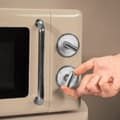Miniatyrbild 2 av 5: Cecotec ProClean 3010 Retro Beige 20-litre manual microwave with 700 W.