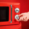 Miniatyrbild 2 av 5: Cecotec ProClean 3110 Retro Red 20-litre manual microwave with 700 W and grill.