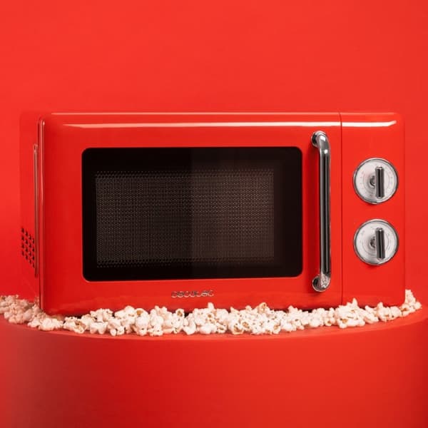 Cecotec ProClean 3010 Retro Red 20-litre manual microwave with 700 W.
