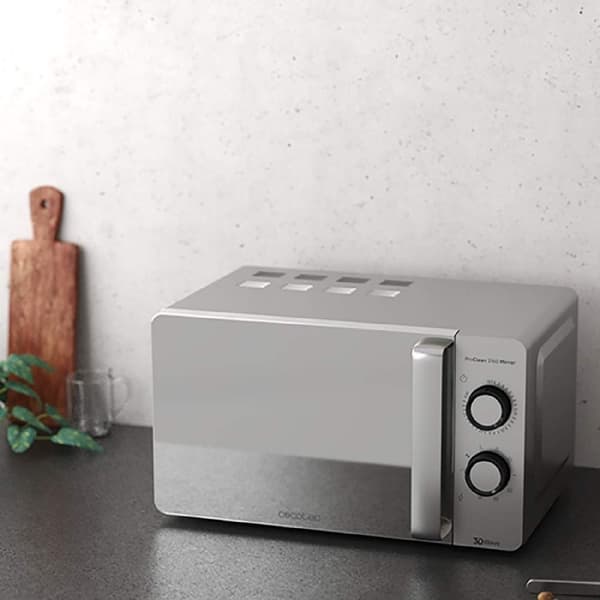 Cecotec 20-litre capacity microwave with grill, Ready2Clean coating and 3DWave technology.