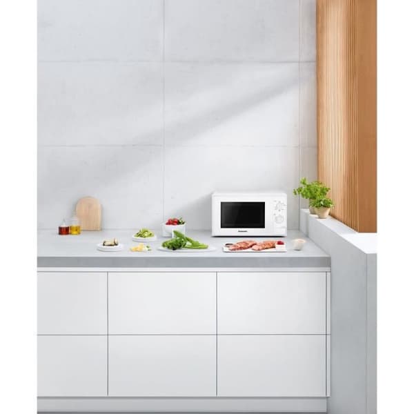 Panasonic NN-K10JWMEPG Fyr Microvågsugn Kombinerad Grill, Rotationsfat 20L, 800W, Avfrostning, 5 Effektlägen, Timer