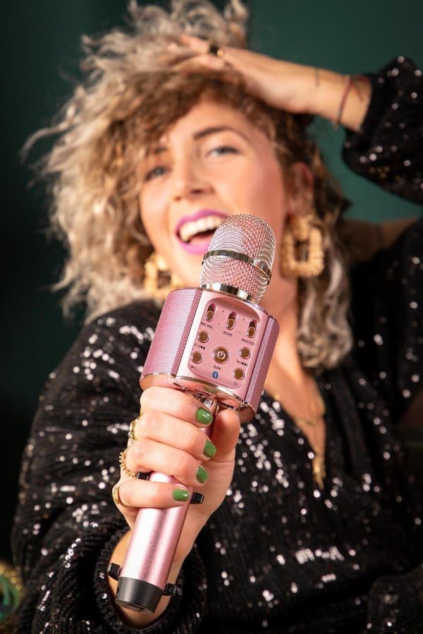 Lenco BMC-090PK - Bluetooth Karaoke mikrofon med højttaler og belysning - Pink