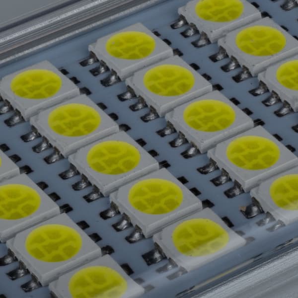 Joutsenkaulamikroskooppivalaisin 60xLED-klipsillä