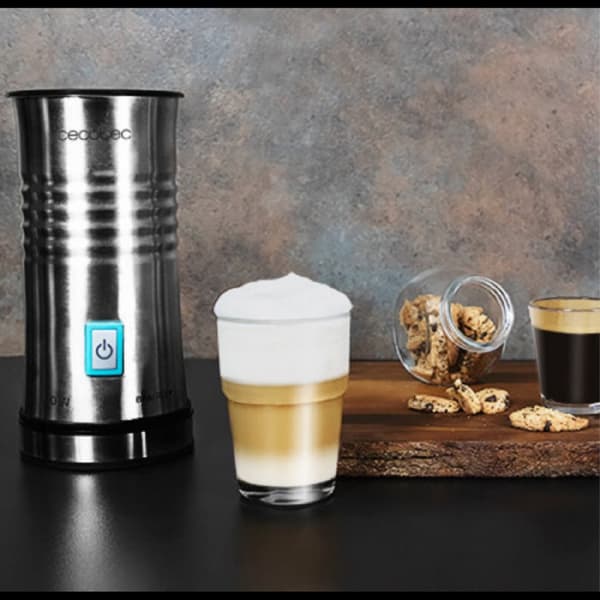 Cecotec 500-W milk frother with 3 operating modes.