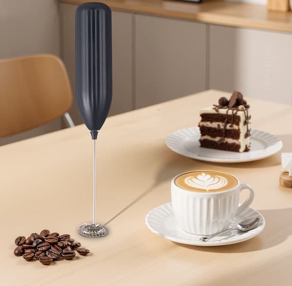 Lollanda Handhållen elektrisk mjölkskummare med batteridrift – 10000 RPM visp med stativ, perfekt för kaffe, matcha