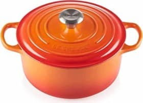 Le Creuset Signature Casserole 28cm oven red - around