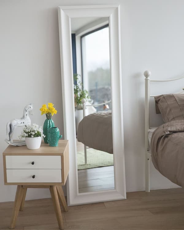 Hängande Väggspegel Vit 51 x 141 cm Syntetiskt Material Skandinavisk Inspiration Minimalistisk Stil