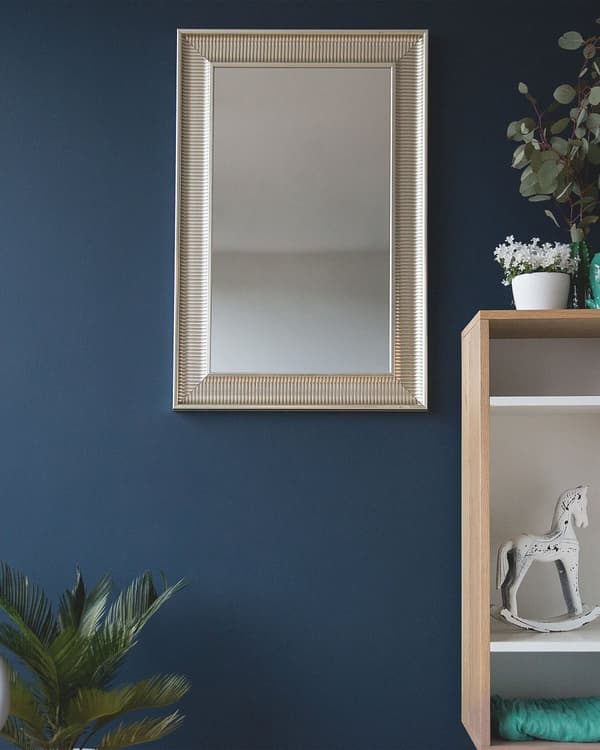 Vægspejl Guld Sølv Syntetisk 60 x 90 cm Væghængt Aflangt Spejl i Rillet Guldramme Moderne Glamour stil til Soveværelse Entré Indretning Dekor