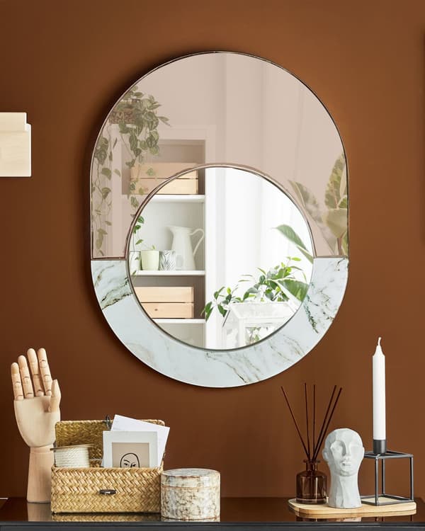 Vægspejl Rosaguld Hvid Glas 65 x 50 cm Oval Væghængt Spejl med Ramme Marmor Look Hjemme Dekoration Entrespejl Moderne Design