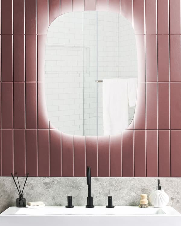 Hængende LED Spejl ø 78 cm Oval Moderne Moderne Badeværelse Vaskeskab Vægmonteret Make-up Soveværelse