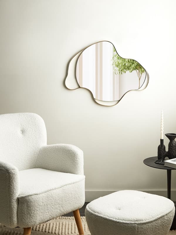 Väggspegel Guld Järn Glas 77 x 59 cm Oval Dekorativ Hängande Spegel Dekor Modern Minimalistisk Vardagsrum Sovrum Hall