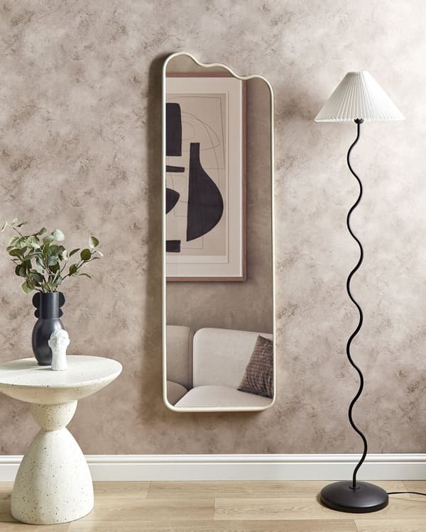 Väggspegel Vit Järn Glas 45 x 145 cm Oregelbunden Form Hängande Dekor Modern Minimalistisk Vardagsrum Sovrum Hall