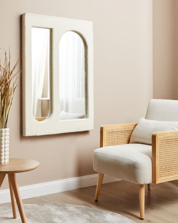 Veggspeil Off-White MDF-ramme Boucle Polstring Glass 70 x 100 cm Rektangulært Dekorativt Veggmontert Aksentstykke Moderne Stil
