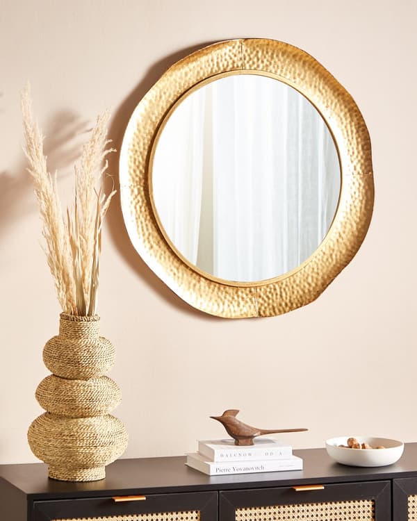 Väggspegel Metall Guld ⌀ 68 cm Väggmonterad Dekorativ Spegel Modern Stil Hängande Dekor Vardagsrum Sovrum Hall