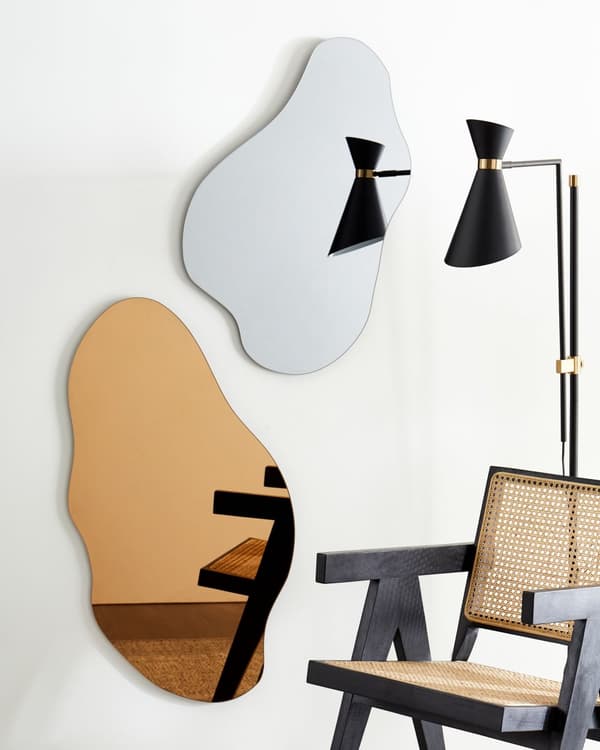 Væghængt spejl bronze metalramme 46 x 90 cm uregelmæssig form hængende moderne design