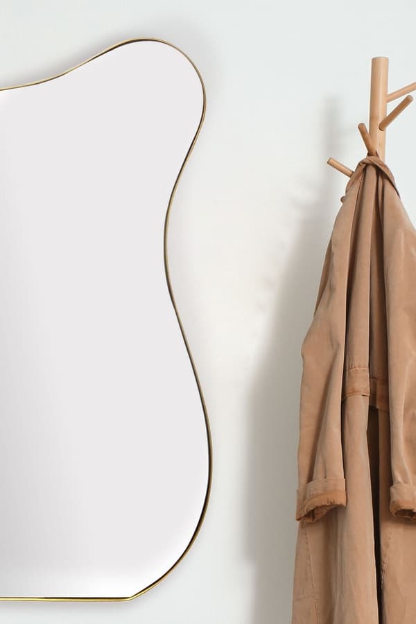 Rootz Asymmetrisk vægspejl - Håndlavet indretning - Guldramme - Dynamisk design - 60 cm x 100 cm x 2,5 cm