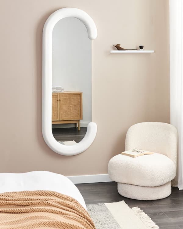 Vægspejl Hvid MDF-ramme Glas 54 x 158 cm Uregelmæssig form Dekorativt vægmonteret accentstykke Moderne stil