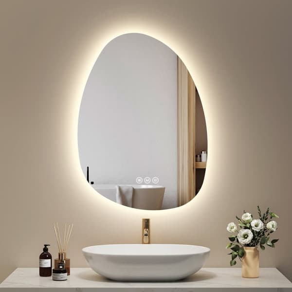 EMKE Asymmetrisk LED Badrumsspegel 75x55 cm, Touch, Dimmbar, 2 Ljusf채rger, Immafri, Auto Av, IP44