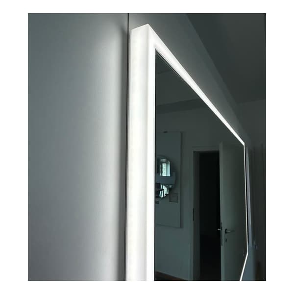 LED-spejl med lysstærk ramme og dugfri funktion Normandy 60x70 cm