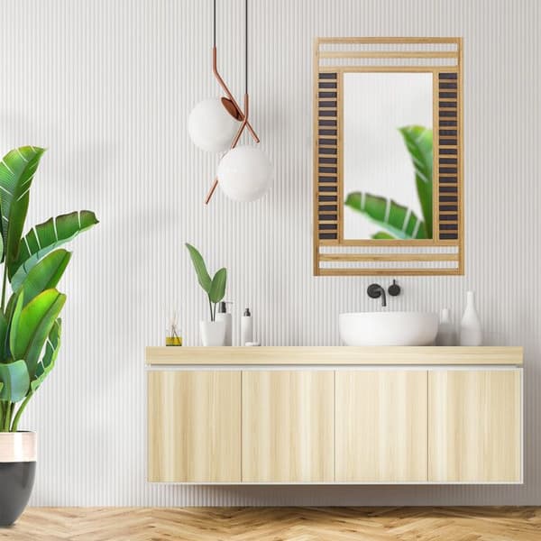 Relaxdays Vägghängd spegel med ram av bambu, H x B x D: 70 x 50 x 2 cm, för badrummet, natur