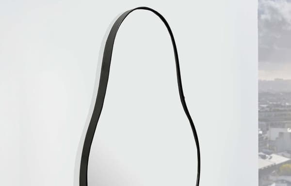 Rootz asymmetrisk väggspegel - Dekorativ väggkonst - Unik design - Handgjord - 40 cm x 80 cm x 2,5 cm - Svart järnram