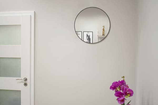 Spejl 50 cm sort ramme