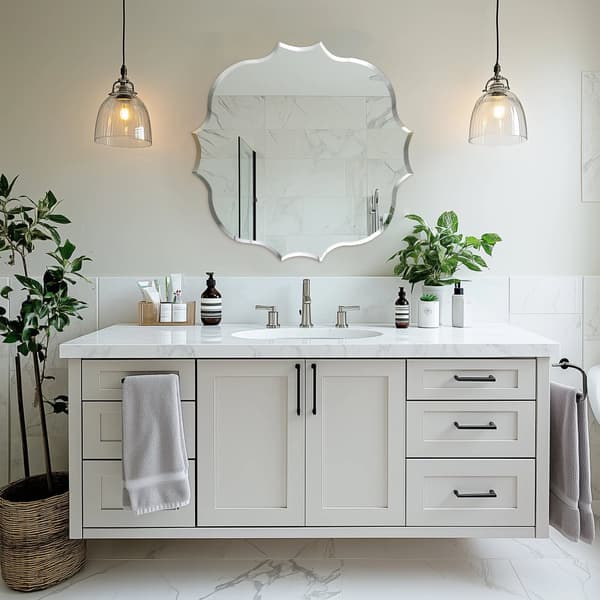 Avfasad ramfri badrumsspegel, oregelbunden form, modern stil,60x60 cm