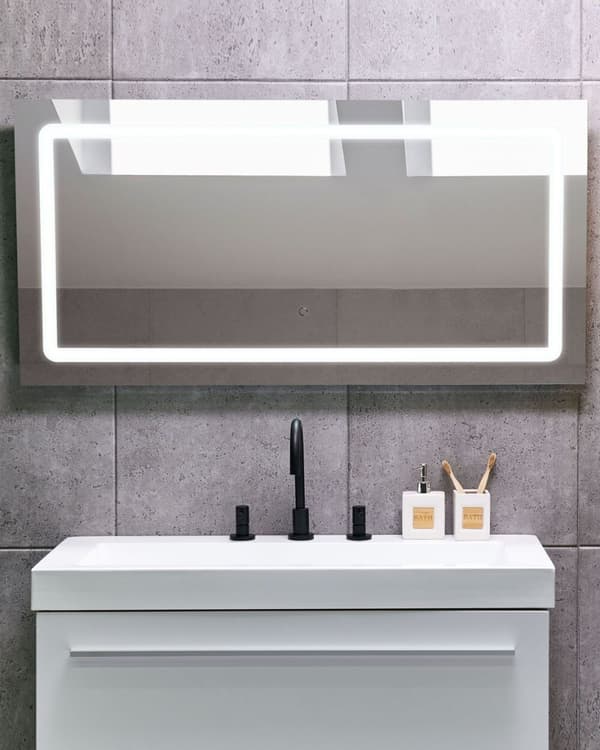 LED-badrumsspegel BENOUVILLE 120 cm 60 cm Silver Lumarko!